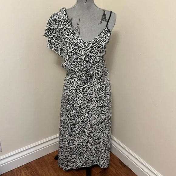 Club Monaco Maxi dress Asymmetrical Emmerillo White/Dark green fairy Flounce 00 - Picture 8 of 13